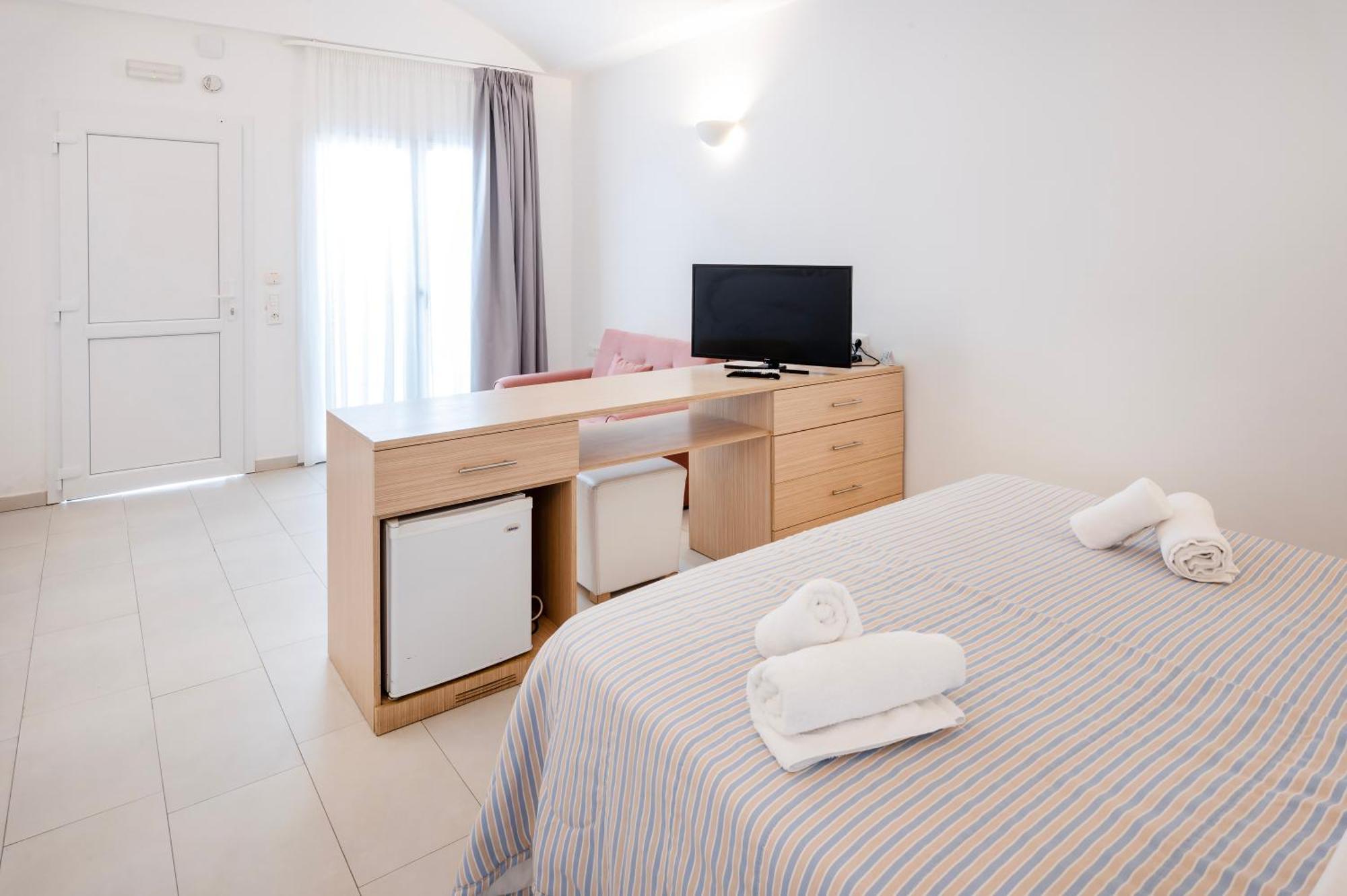 Orizontes Hotel Santorini Pyrgos Kallistis Ngoại thất bức ảnh